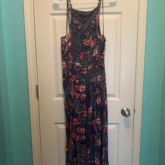 Dress - Picture 3 of 7